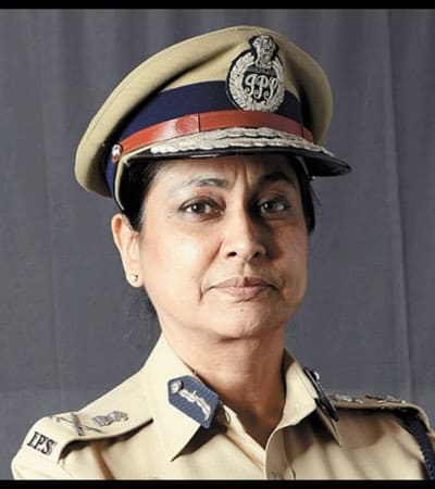 Meera Borwankar- IPS officer-Spectrum Team_400x450